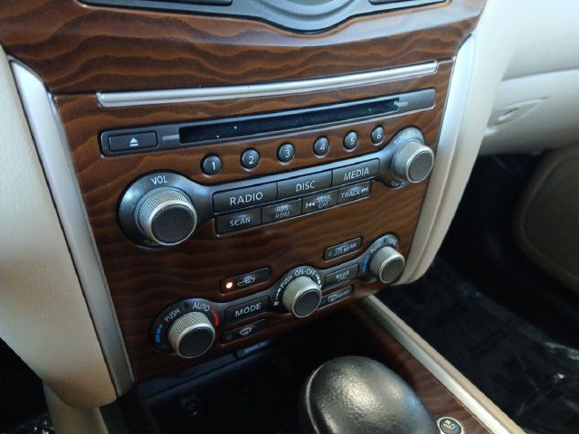 Used 2020 Nissan Pathfinder Platinum FWD image 10