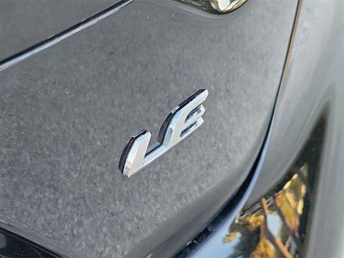 Used 2025 Toyota Corolla LE image 7