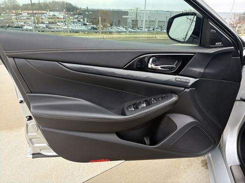 Used 2021 Nissan Maxima Platinum w/ Sport Mat Group image 14