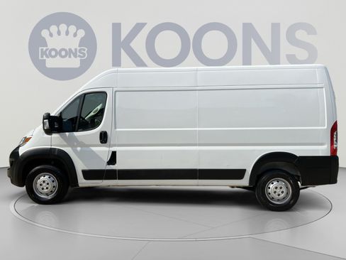 Used 2023 RAM ProMaster 2500 FWD image 2