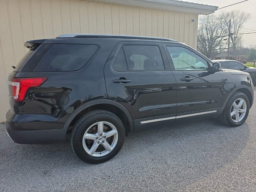 Used 2016 Ford Explorer XLT w/ Equipment Group 201A AWD/4WD image 6