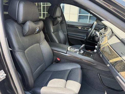 Used 2015 BMW 740i RWD image 39