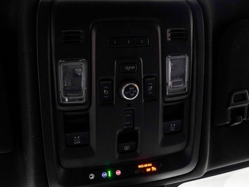 Used 2024 GMC Yukon Denali image 35