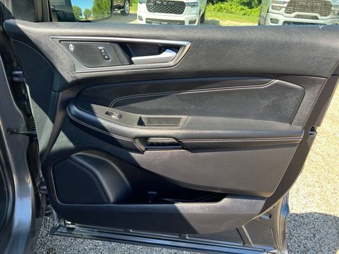 Used 2021 Ford Edge Titanium AWD/4WD image 12