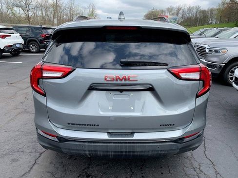 Certified 2023 GMC Terrain SLE w/ Driver Convenience Package AWD/4WD image 4