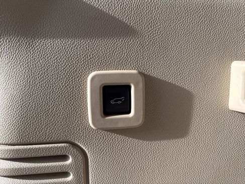 Used 2014 Ford Expedition EL XLT w/ Equipment Group 202A image 17