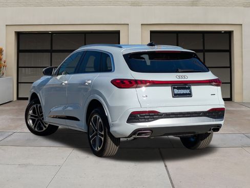 New 2025 Audi Q5 Premium Plus image 3