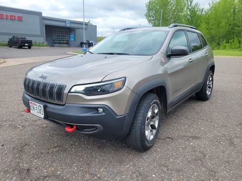 Used 2019 Jeep Cherokee Trailhawk w/ Cold Weather Group AWD/4WD image 1
