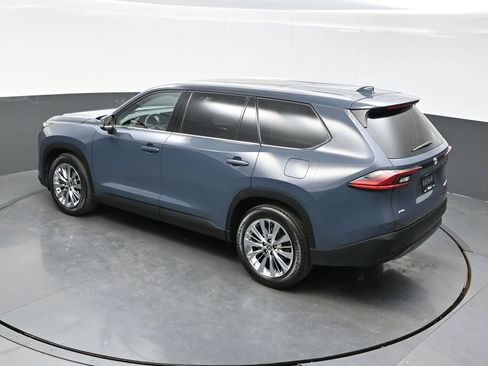 Used 2025 Toyota Grand Highlander AWD image 38