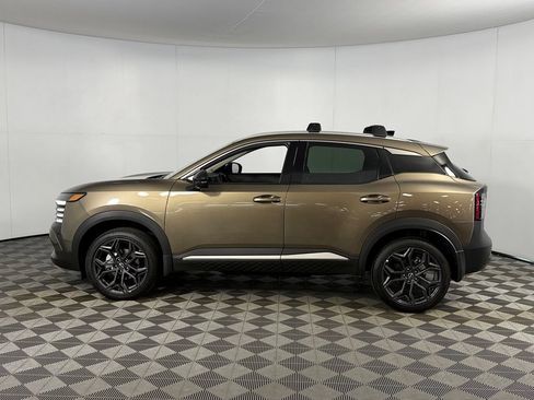 Used 2026 Nissan Kicks SR w/ Cold Weather Package FWD image 10