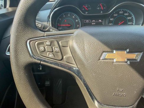 Used 2017 Chevrolet Cruze LT FWD image 9