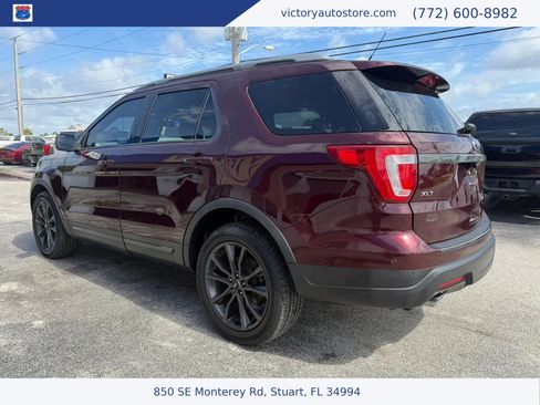 Used 2018 Ford Explorer XLT w/ Equipment Group 202A AWD/4WD image 5