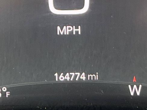 Used 2017 Chrysler Pacifica Limited FWD image 23