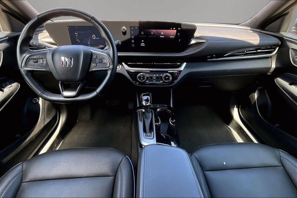 Used 2024 Buick Envista Sport Touring w/ Experience Buick Package FWD image 7