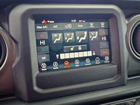 Certified 2022 Jeep Wrangler Willys image 20