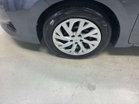 Used 2019 Toyota Corolla LE FWD image 28