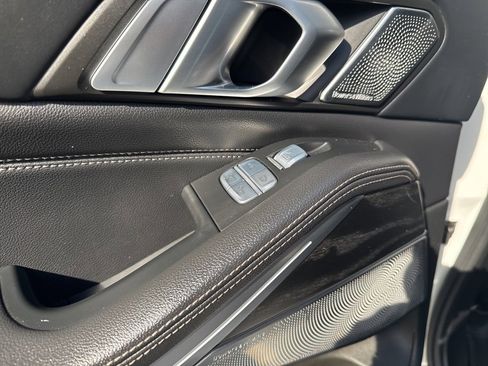 Used 2020 BMW X7 M50i w/ Dynamic Handling Package image 40