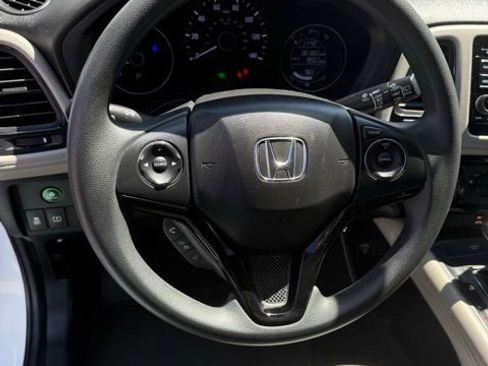 Used 2021 Honda HR-V LX image 17