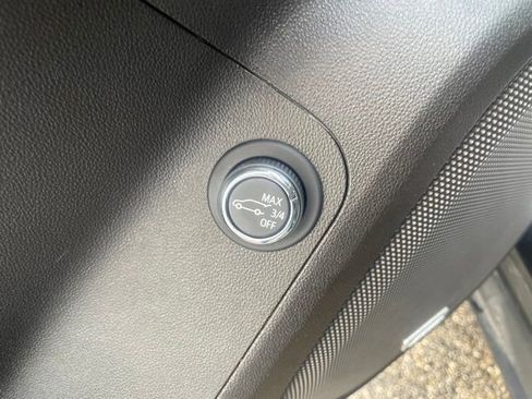 Used 2023 GMC Acadia SLT w/ Trailering Package image 11