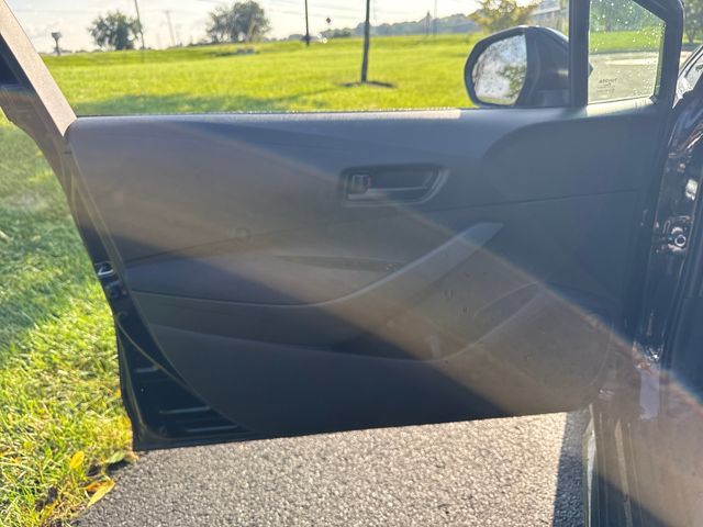Used 2024 Toyota Corolla LE FWD image 22
