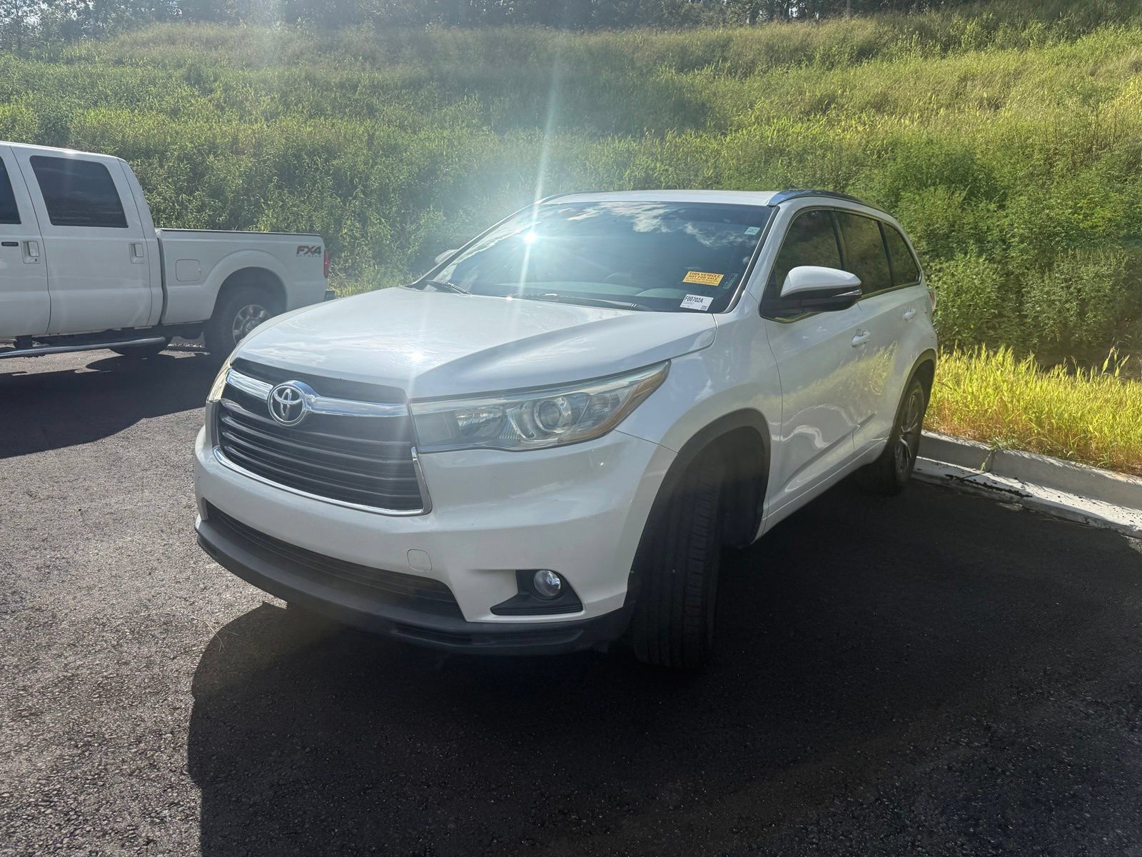 Used 2016 Toyota Highlander XLE FWD image 3