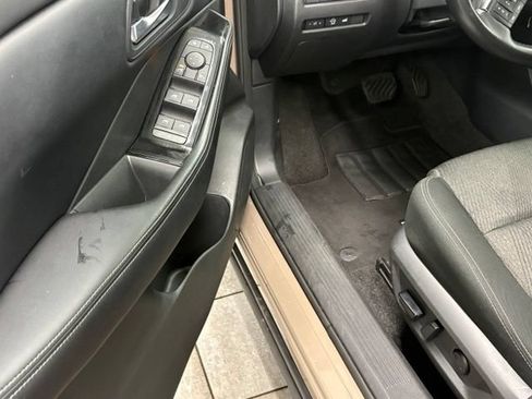 Used 2025 Nissan Rogue SV FWD image 12