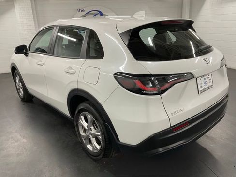 Certified 2025 Honda HR-V LX image 5