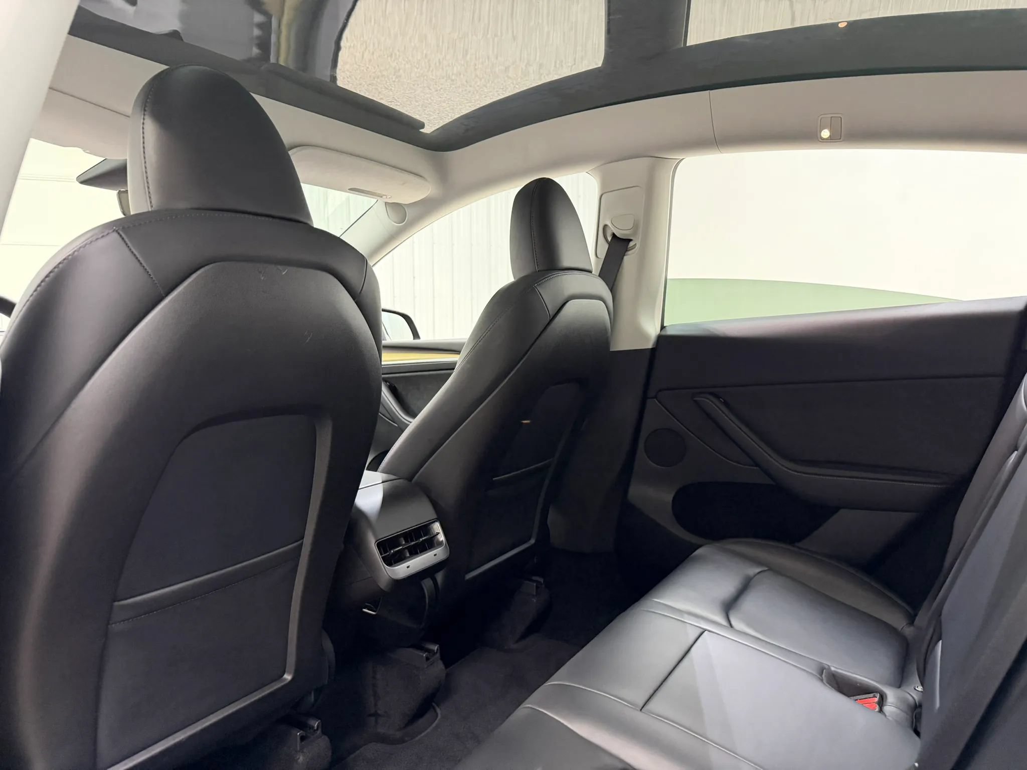 Used 2023 Tesla Model Y Long Range AWD/4WD image 16