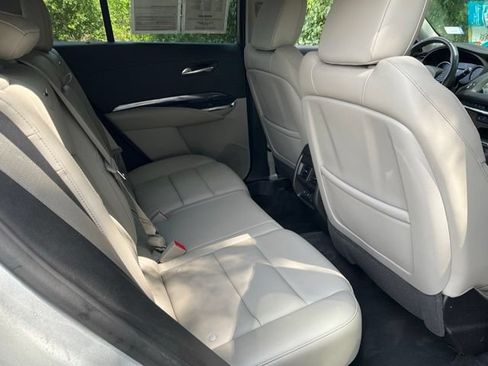 Used 2019 Cadillac XT4 Luxury w/ Cold Weather Package FWD image 18