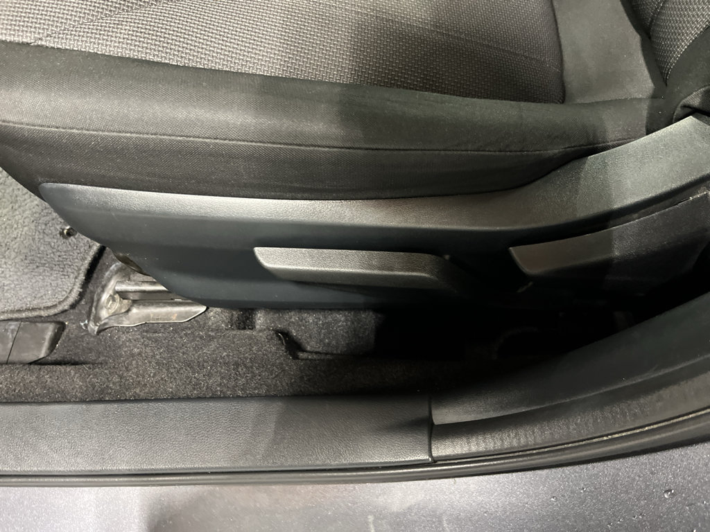 Used 2018 Subaru Impreza 2.0i Premium AWD/4WD image 36