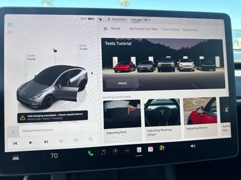 Used 2025 Tesla Model Y Performance AWD/4WD image 18
