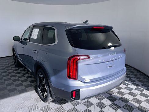 Certified 2023 Kia Telluride S w/ S Sunroof Package FWD image 5