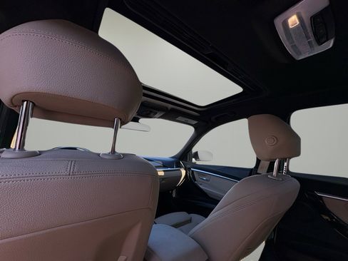 Used 2018 BMW 330i xDrive Sedan image 19