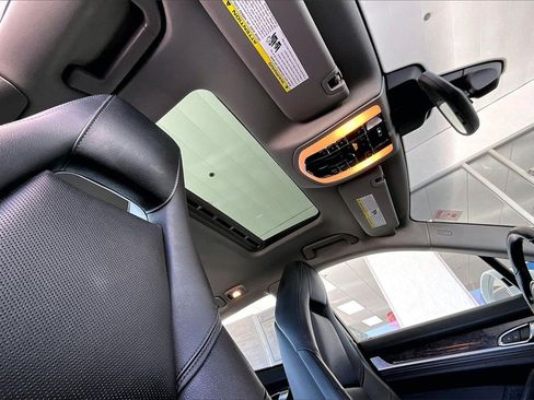 Used 2016 Porsche Panamera S image 27