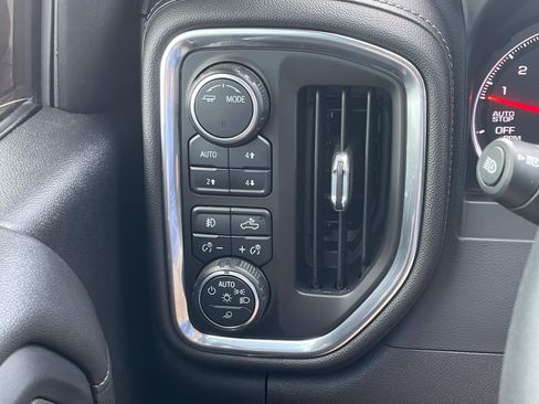 Used 2020 Chevrolet Silverado 1500 LTZ w/ LTZ Premium Package AWD/4WD image 32