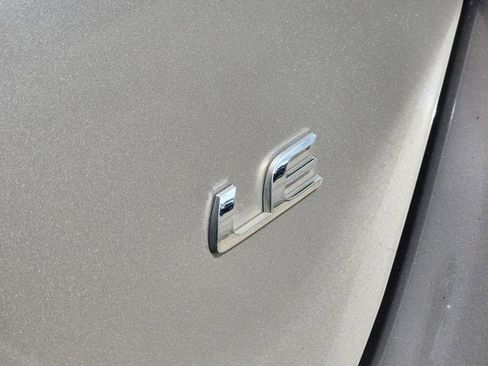 Used 2015 Toyota Corolla LE FWD image 12