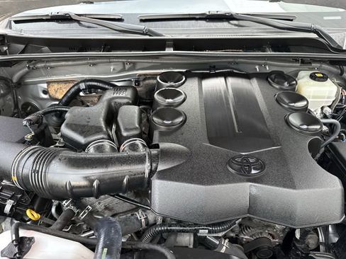 Used 2020 Toyota 4Runner Limited image 34