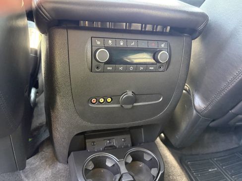 Used 2011 GMC Yukon Denali image 21