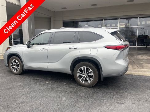 Certified 2023 Toyota Highlander XLE image 5