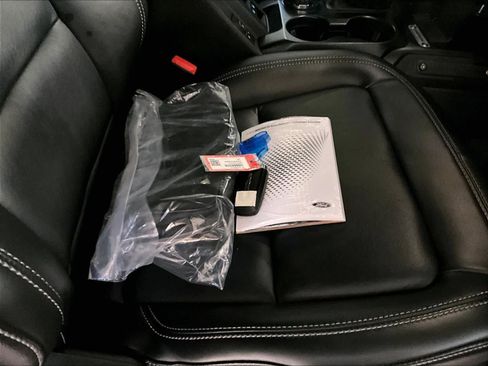 Used 2025 Ford Bronco Outer Banks image 28