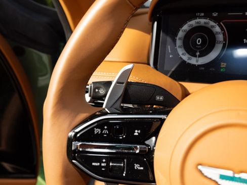 Used 2025 Aston Martin DB12 Convertible RWD image 32