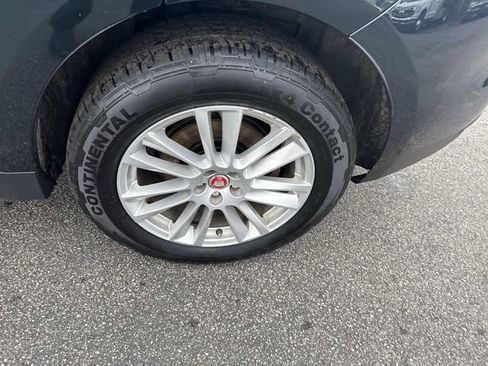 Used 2018 Jaguar F-PACE Prestige image 19