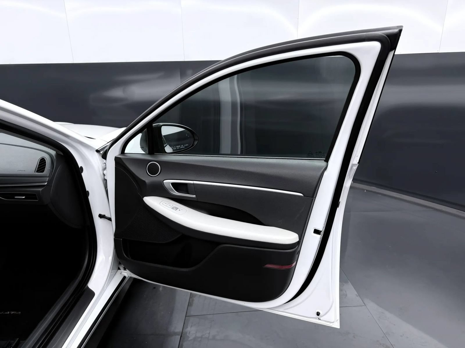 Used 2023 Hyundai Sonata SE FWD image 9