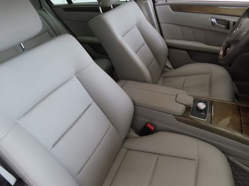 Used 2011 Mercedes-Benz E 350 Sedan image 26