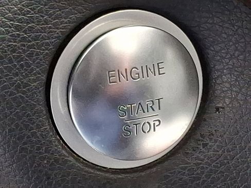 Used 2014 Mercedes-Benz GL 550 4MATIC image 22