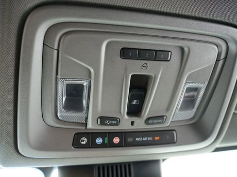 Used 2024 Chevrolet Silverado 1500 LT Trail Boss w/ LT Trail Boss Premium Package image 40