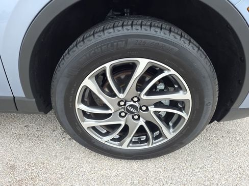 Used 2022 Lincoln Corsair AWD w/ Equipment Group 101A image 9