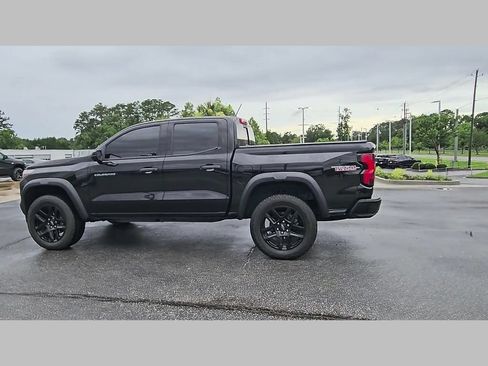 Used 2024 Chevrolet Colorado Trail Boss AWD/4WD image 29