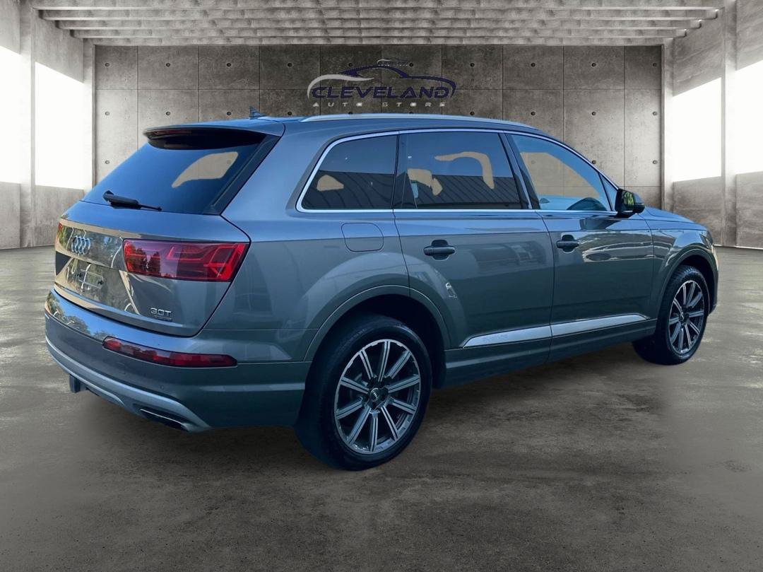 Used 2017 Audi Q7 3.0T Prestige AWD/4WD image 3