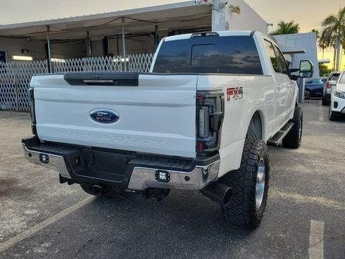 Used 2019 Ford F250 Lariat w/ Lariat Ultimate Package AWD/4WD image 3